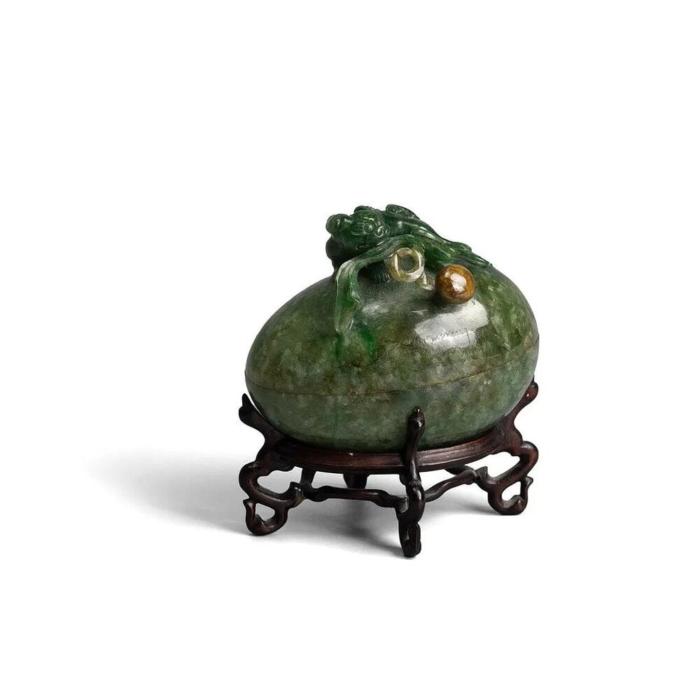 Qing Dynasty Fine Chinese Jadeite Container with Pixiu on Lid